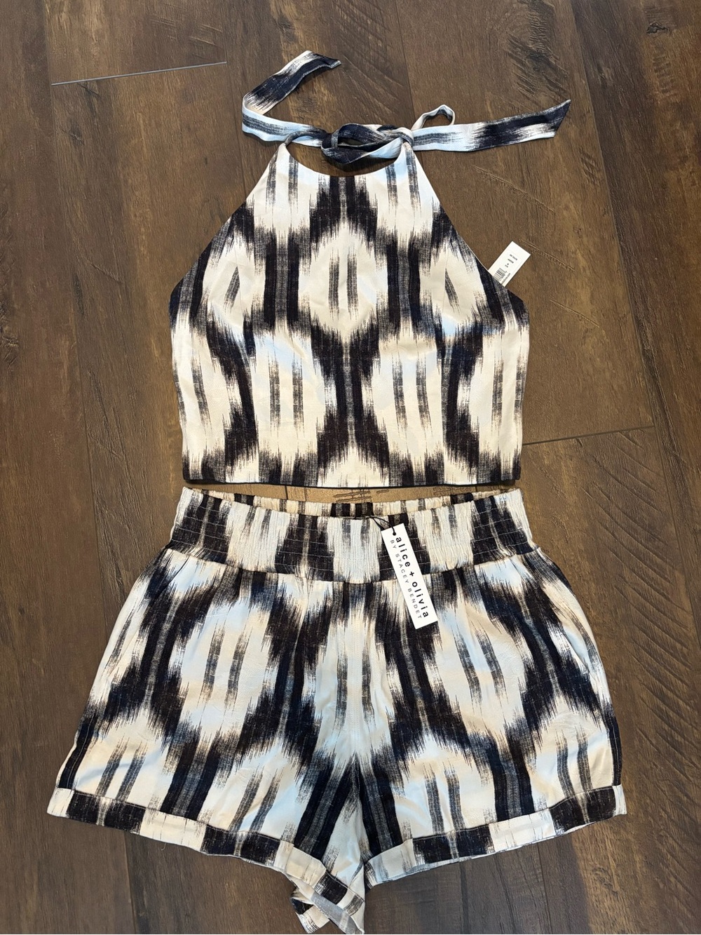 NWT Alice + Olivia Ash Two-Piece Set